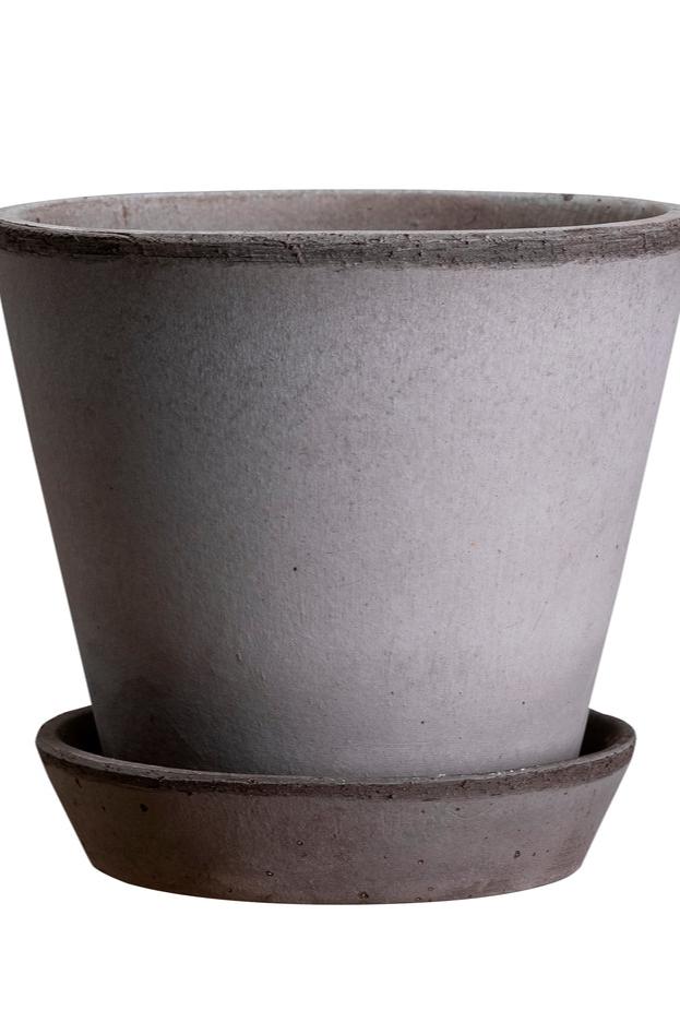 An up close image of the finish of the grey Julie pot by Bergs Potter ©Bergs Potter