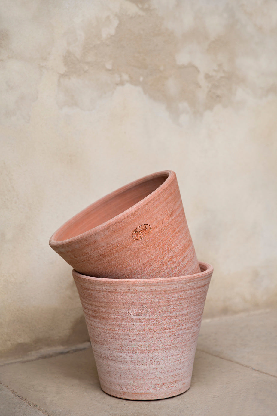Rosa Julie Bergs Potter pots one sitting inside another one.