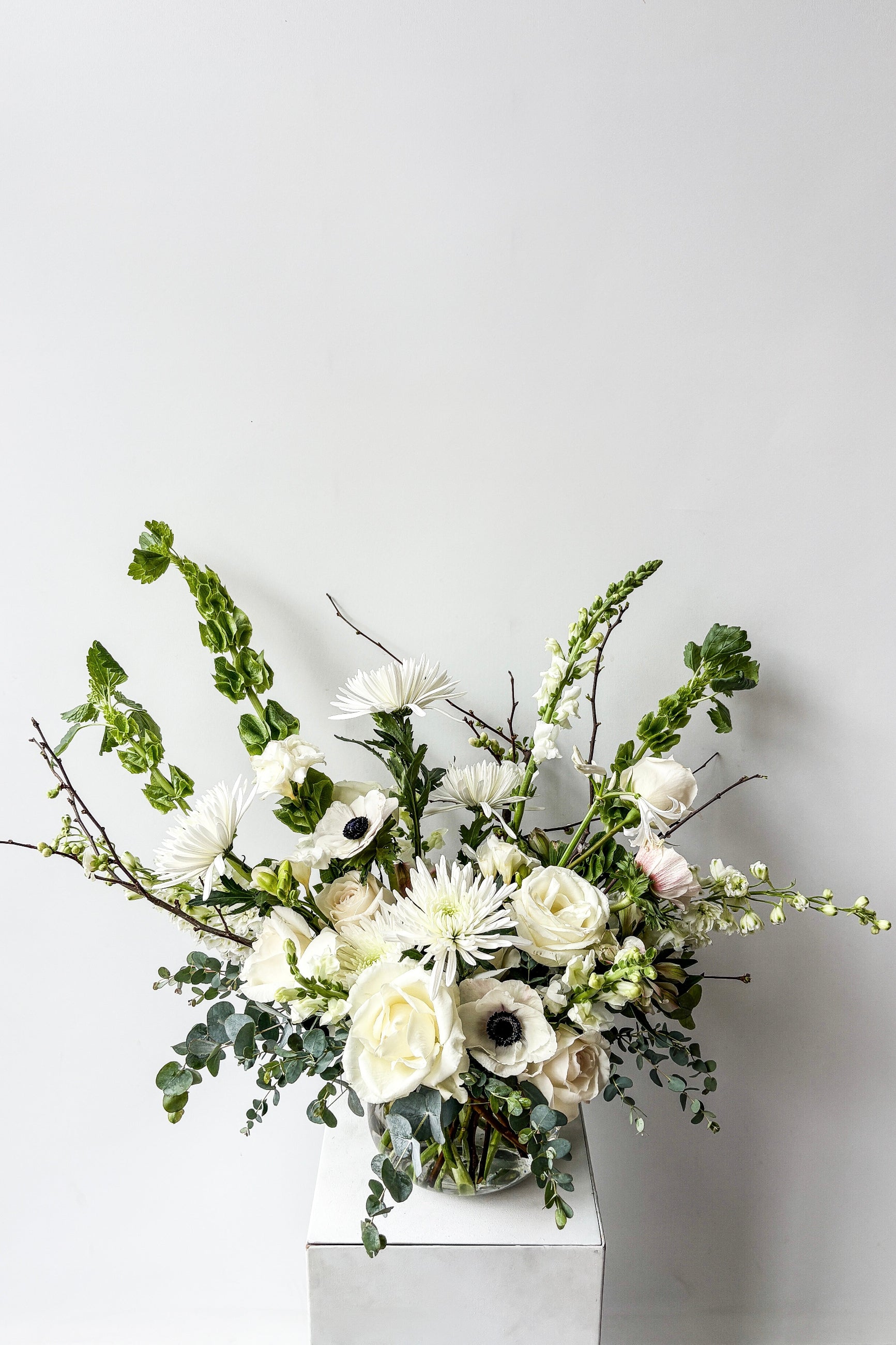 An example of fresh Floral Arrangement Bleached with panda anemone by Sprout Home Floral in Chicago ©Sprout Home #size_$200
