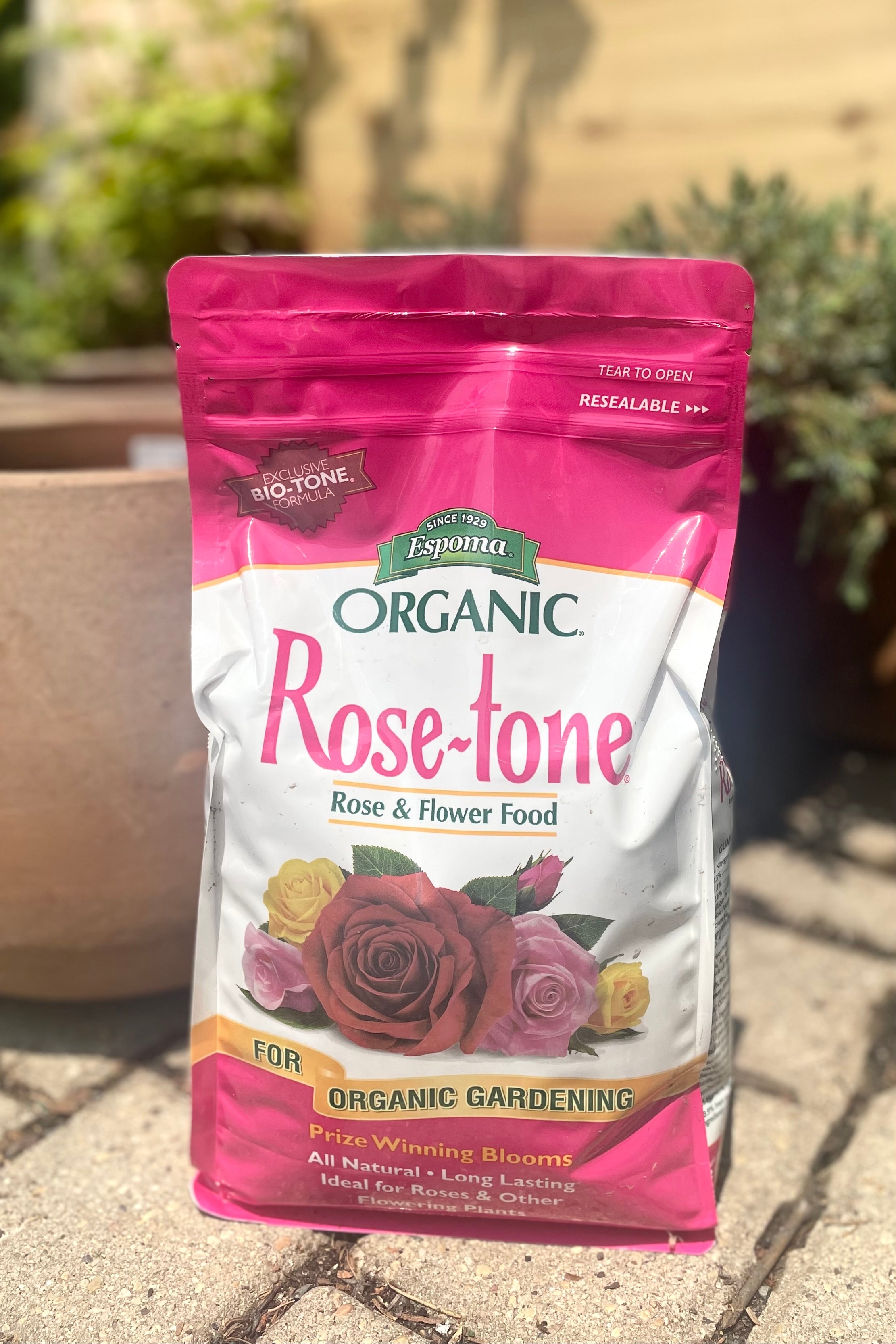 A full frontal view of Espoma Rose-Tone 4lb