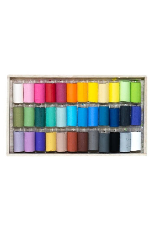 Set of colorful Ohkan Kagaku Kogyosyo (Kyoto Gondola Pastels) 36 colors in a wooden box on a white background ©Sweet Bella