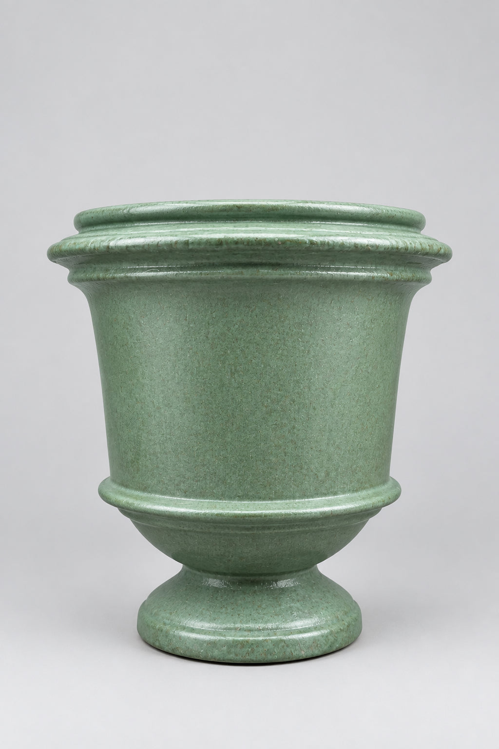Livvy Urn Sage on a neutral background ©Sprout Home