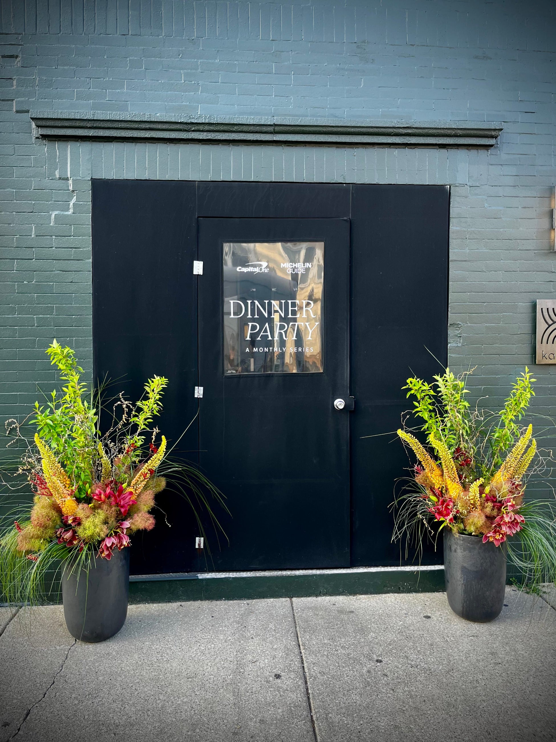 Front entry floral arrangements at Kasama by Sprout Home ©Sprout Home