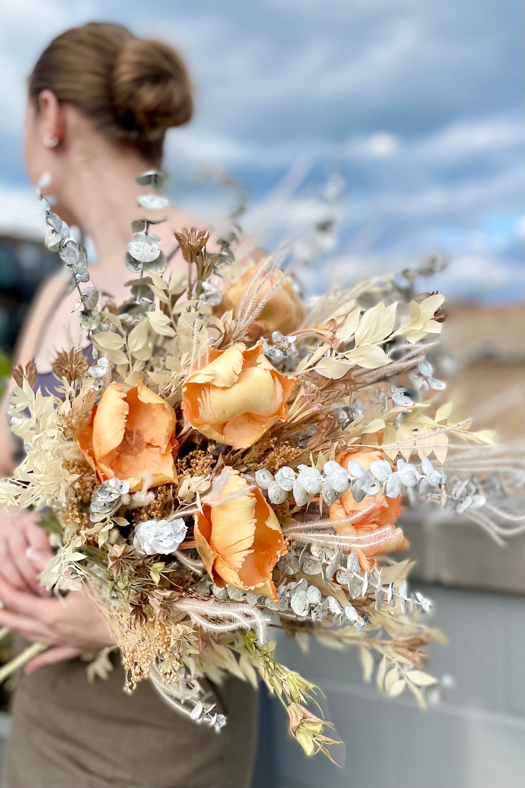 Light peach and off-white are the focal colors in this Sprout Home custom preserved floral arrangement ©Sprout Home #size_PLP