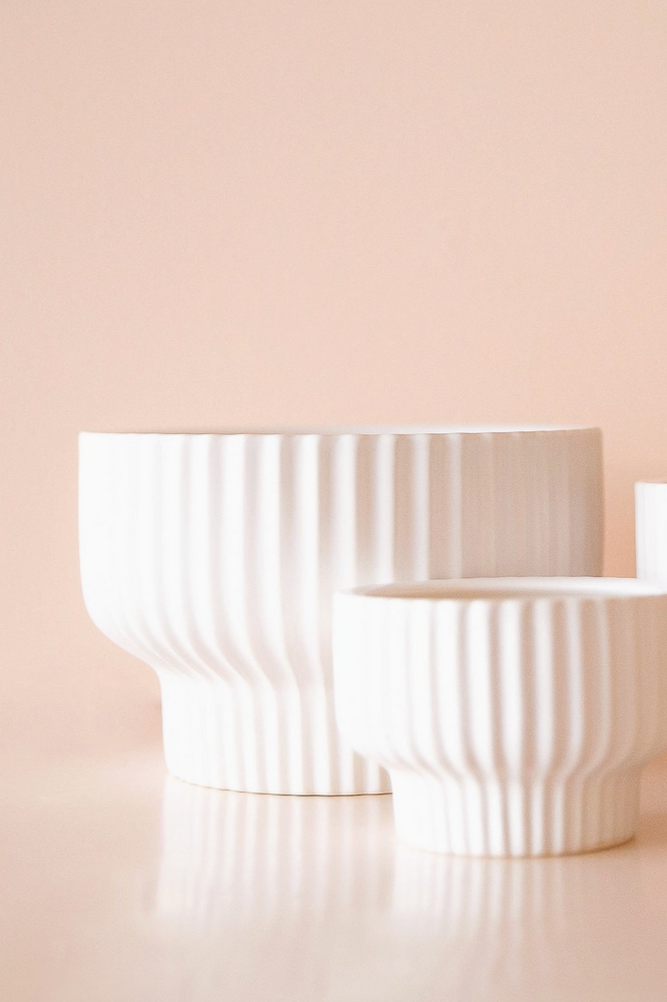 White Presley planter, empty by Jungle Club.