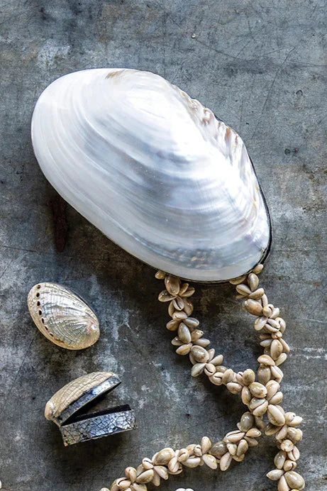 The large and small trinket box shown on a gray surface from the top. ©Blue Ocean Traders