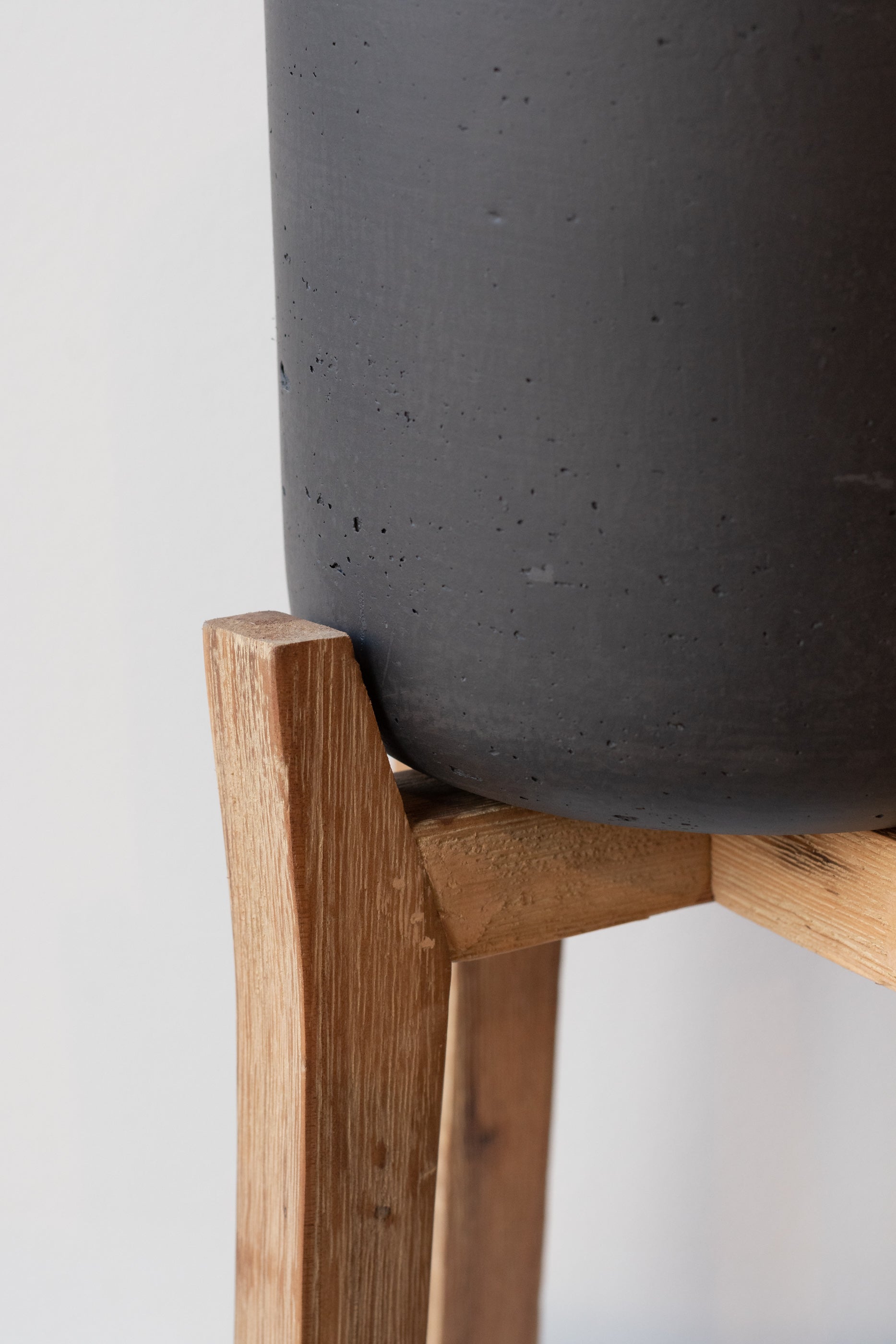 Charlie Pot & High Stand Black Washed Medium