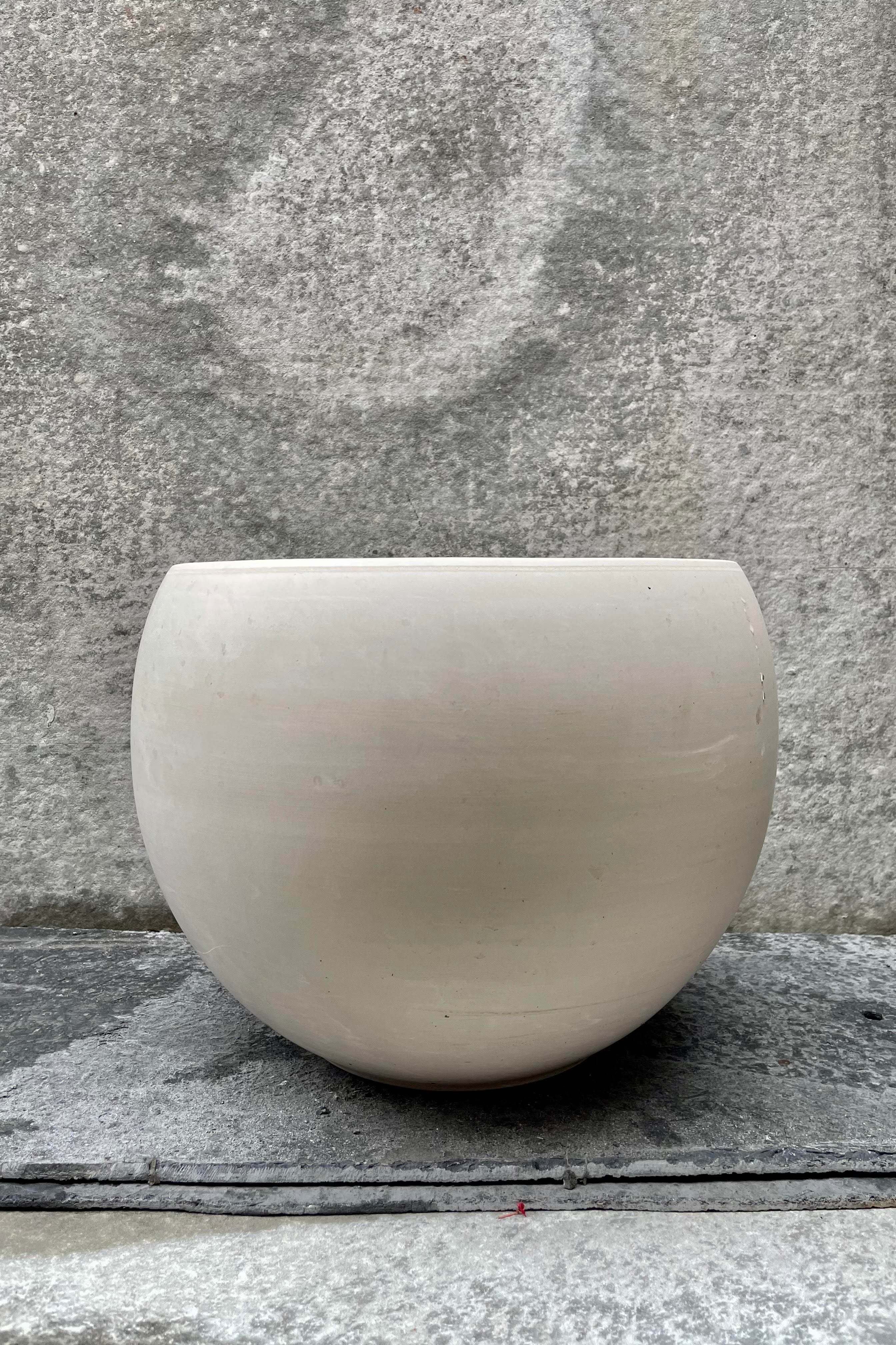 Luna Sphere Pot Granite 12.5"