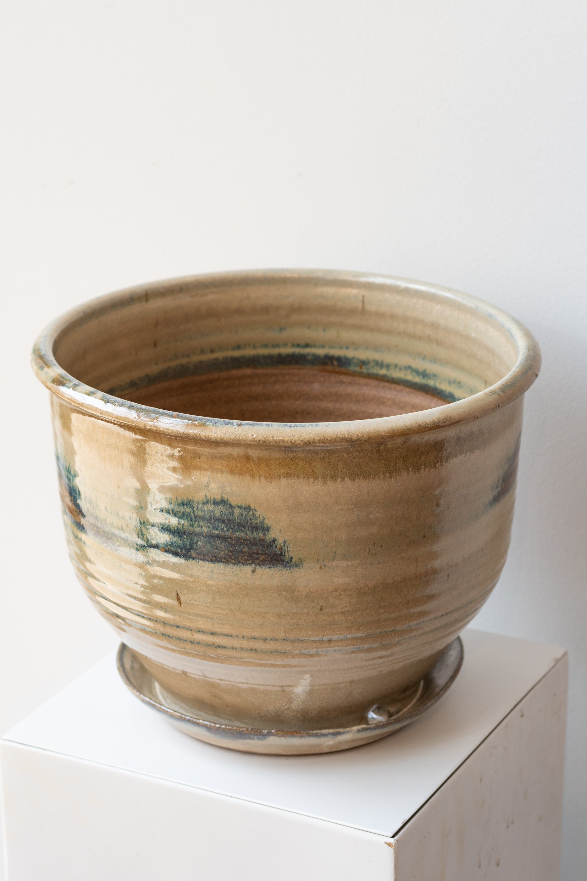 Planter Ivory & Iron Glaze 10"