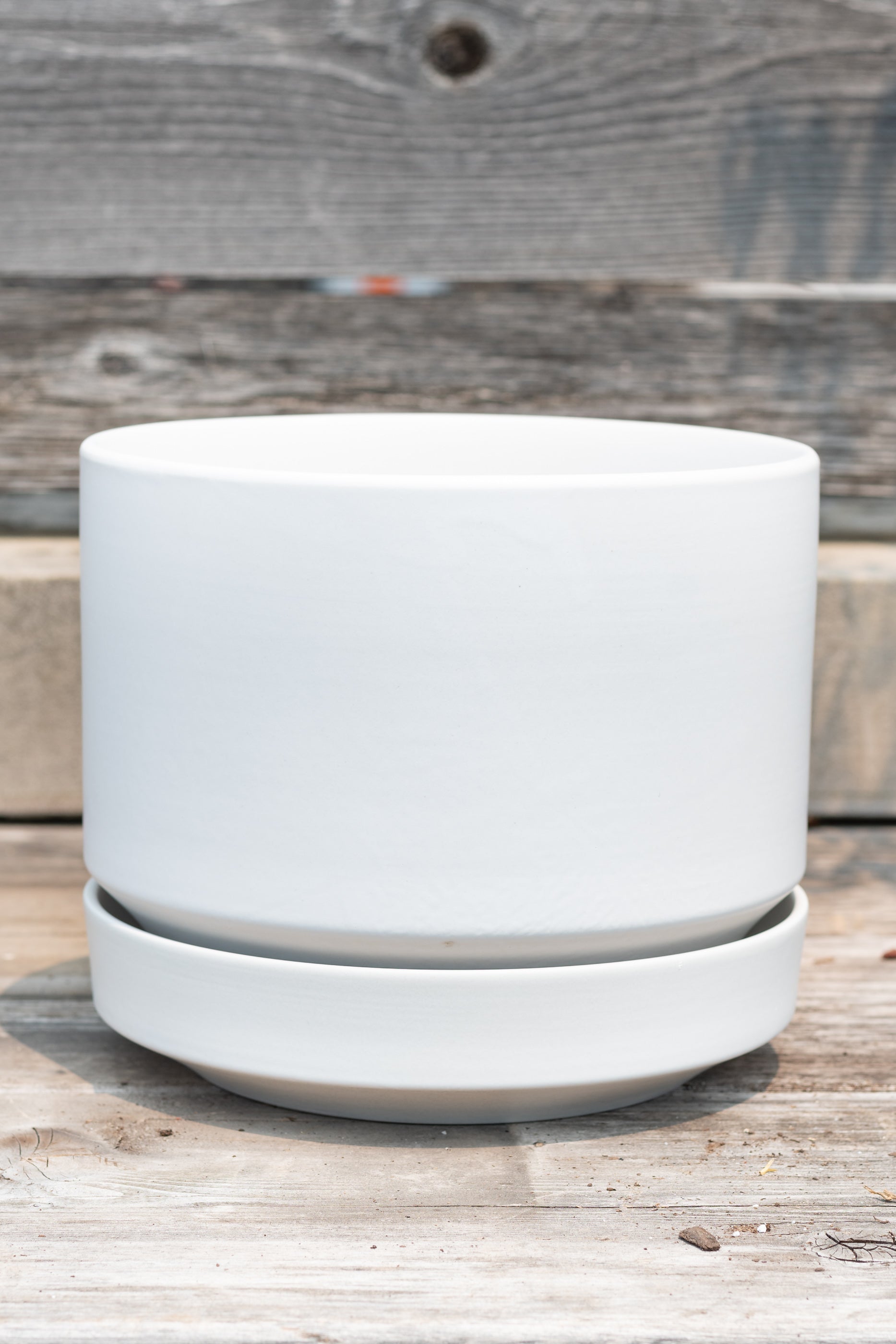 Round Two Planter White 8"