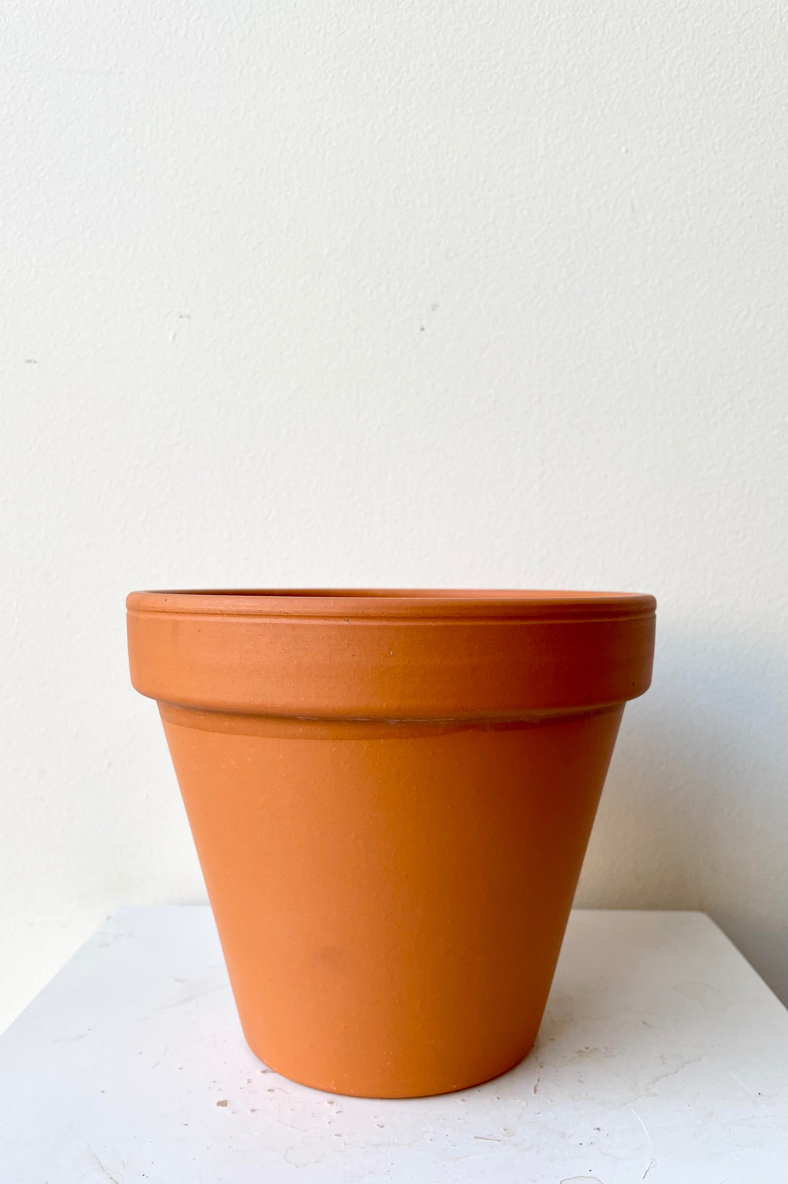 The Clay Pot 6" sits against a white backdrop.