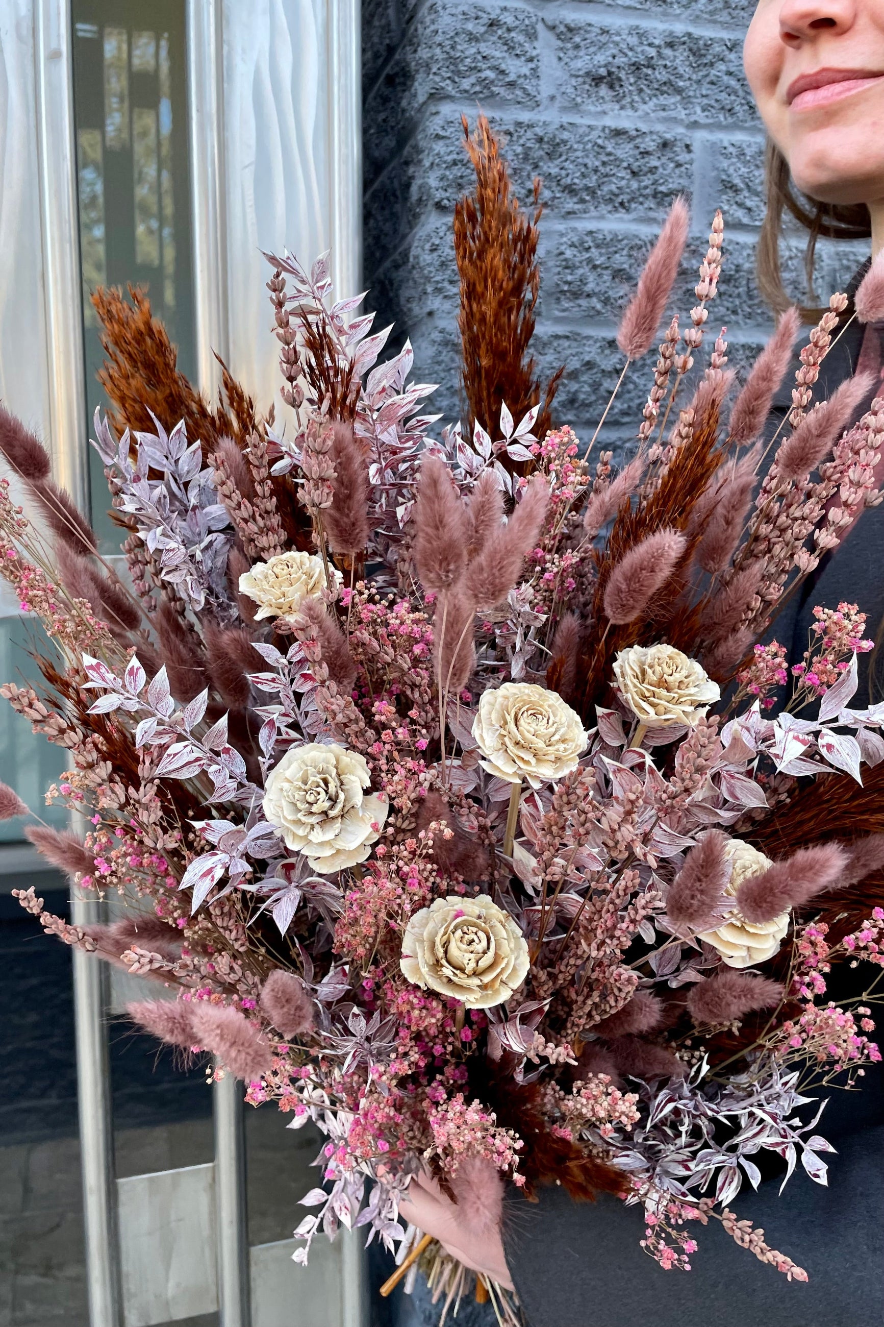 A detail picture of the Ambrosia preserved arrangement. ©Sprout Home #size_$160