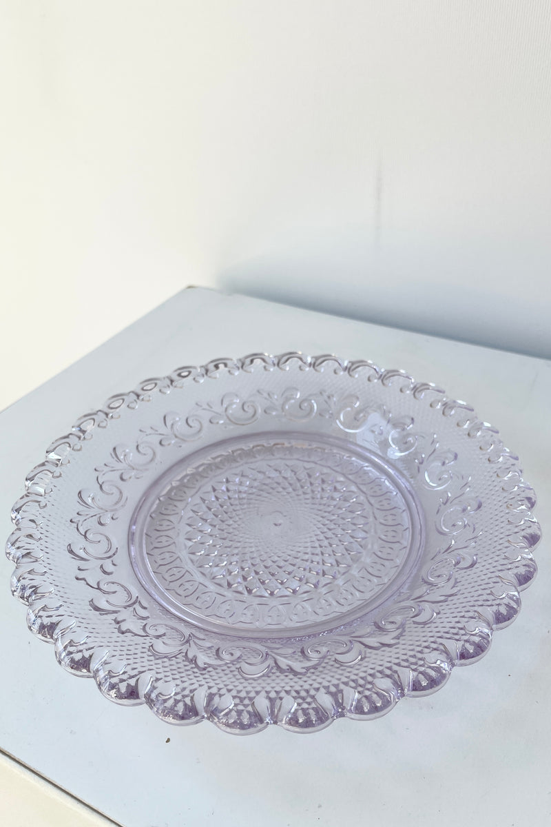 Dentelle Amethyst Chantilly glass plate viewed from the side top