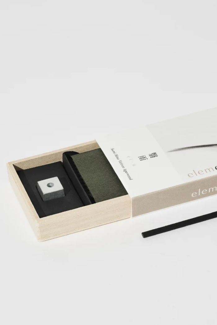 A white box of incense against a white background ©Nippon Kodo