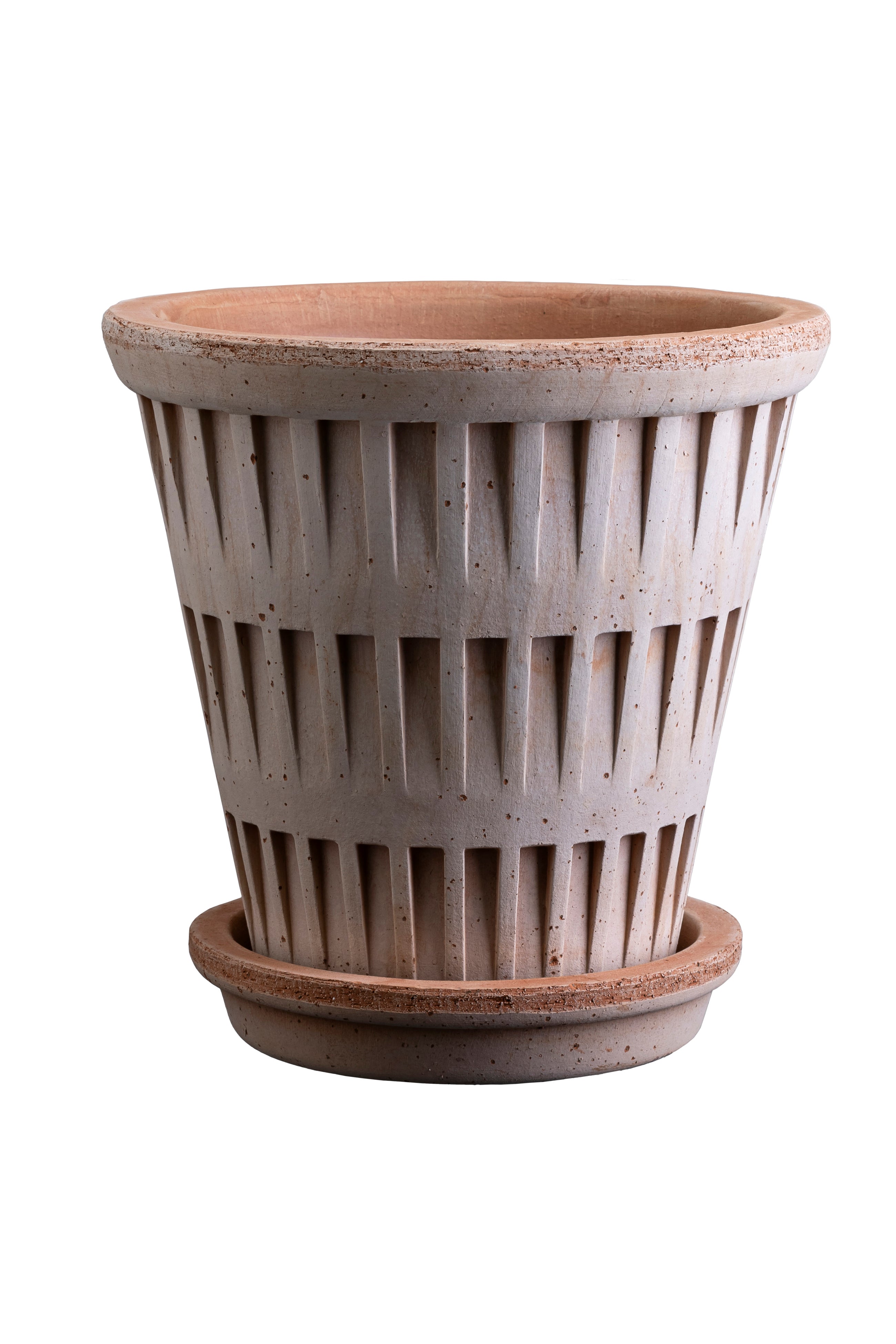 Rosa Pantheon pot with ribbed design on a white background ©Bergs Potter