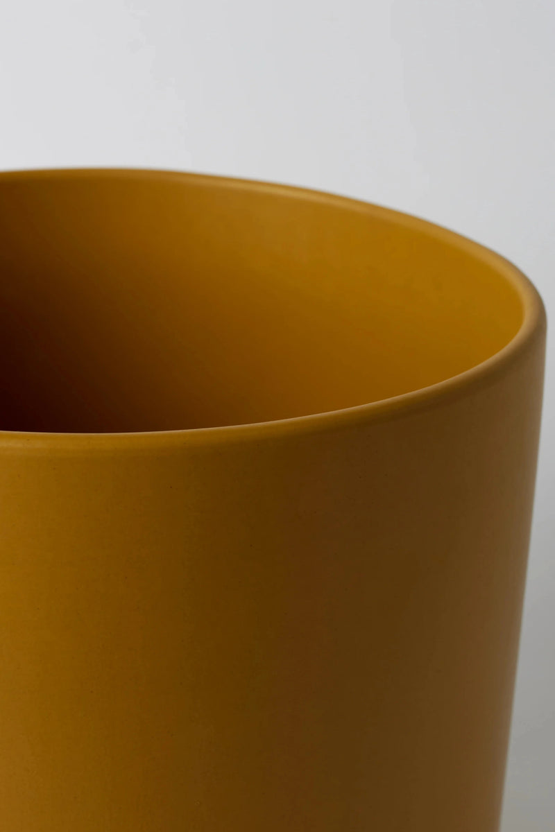 LBE Design Solid Goods POt Mustard detail of the upper rim.