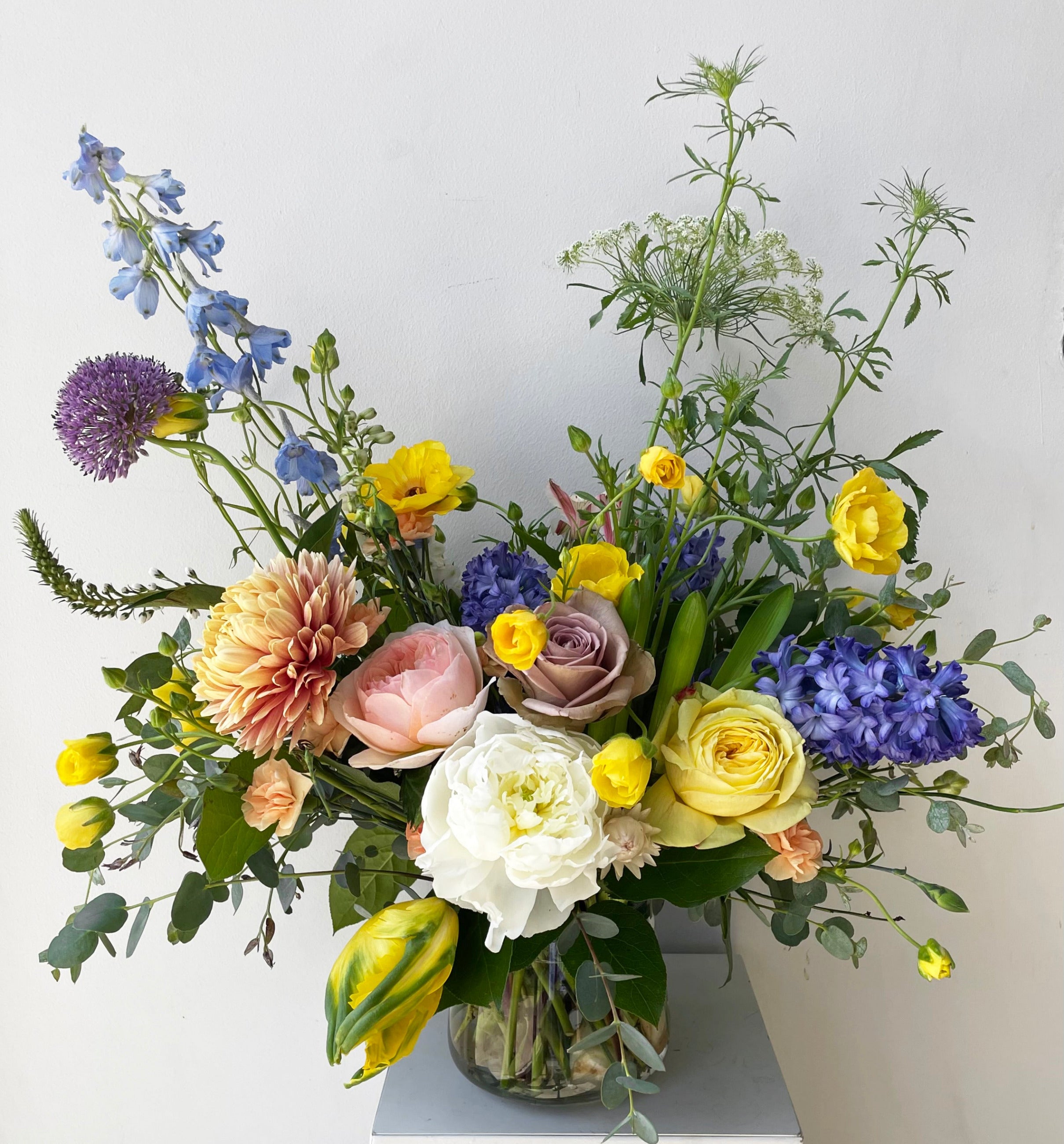 Summer arrangement at Sprout Home ©Sprout Home