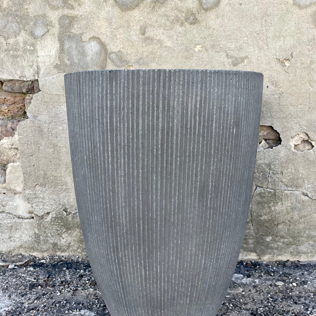 Ben Pot Vertical Ridged Dark Grey Large at SPROUT HOME