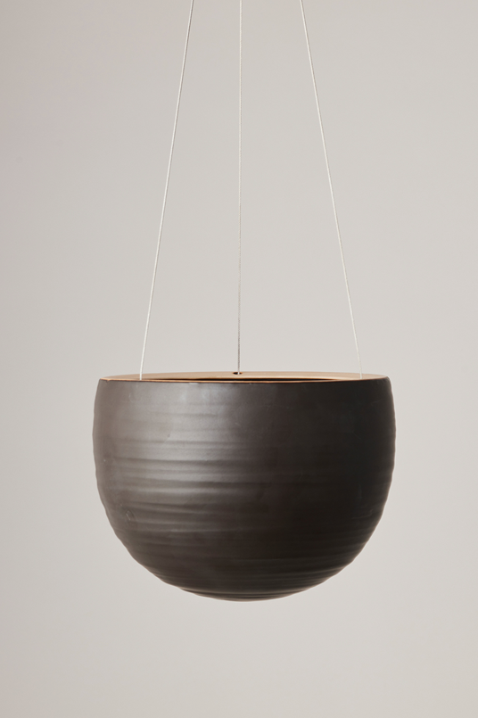 Spherical Hanging Planter
Smooth Matt Black by Angus & Celeste hanging empty.