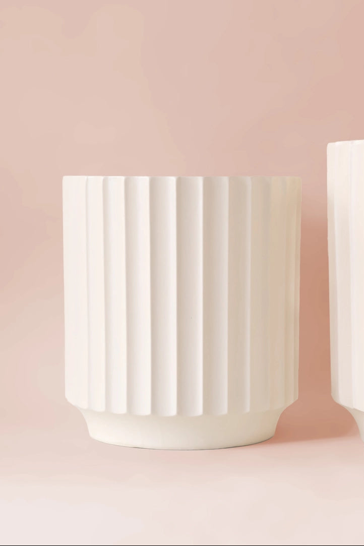Two white Monroe textured planters on a pink background ©Jungle Club