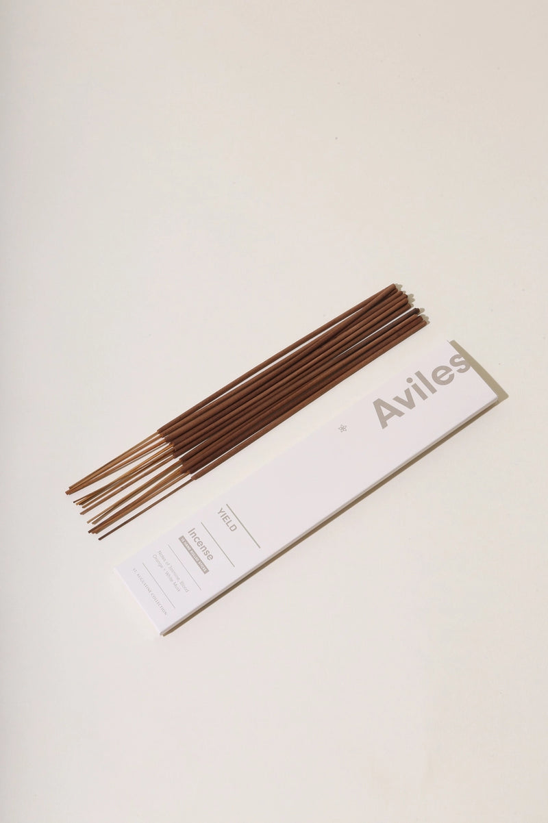 Aviles Stick Incense by Yield loose and also its packaging.