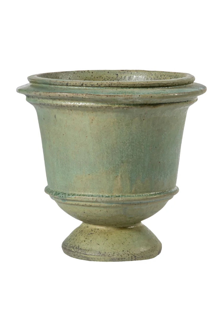 Green ceramic Livvy urn on a white background ©Amazes