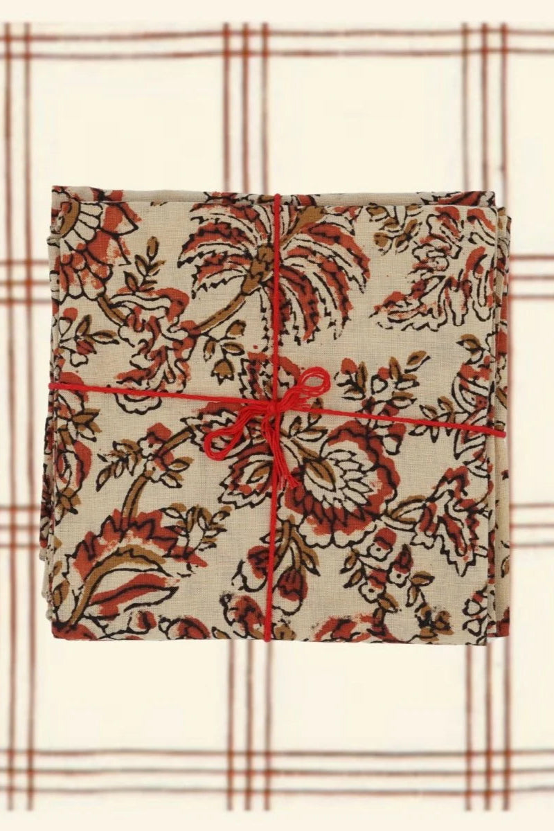 Cotton Napkins Melisse Ecureuil sitting on a striped cloth  ©Suzette a Table