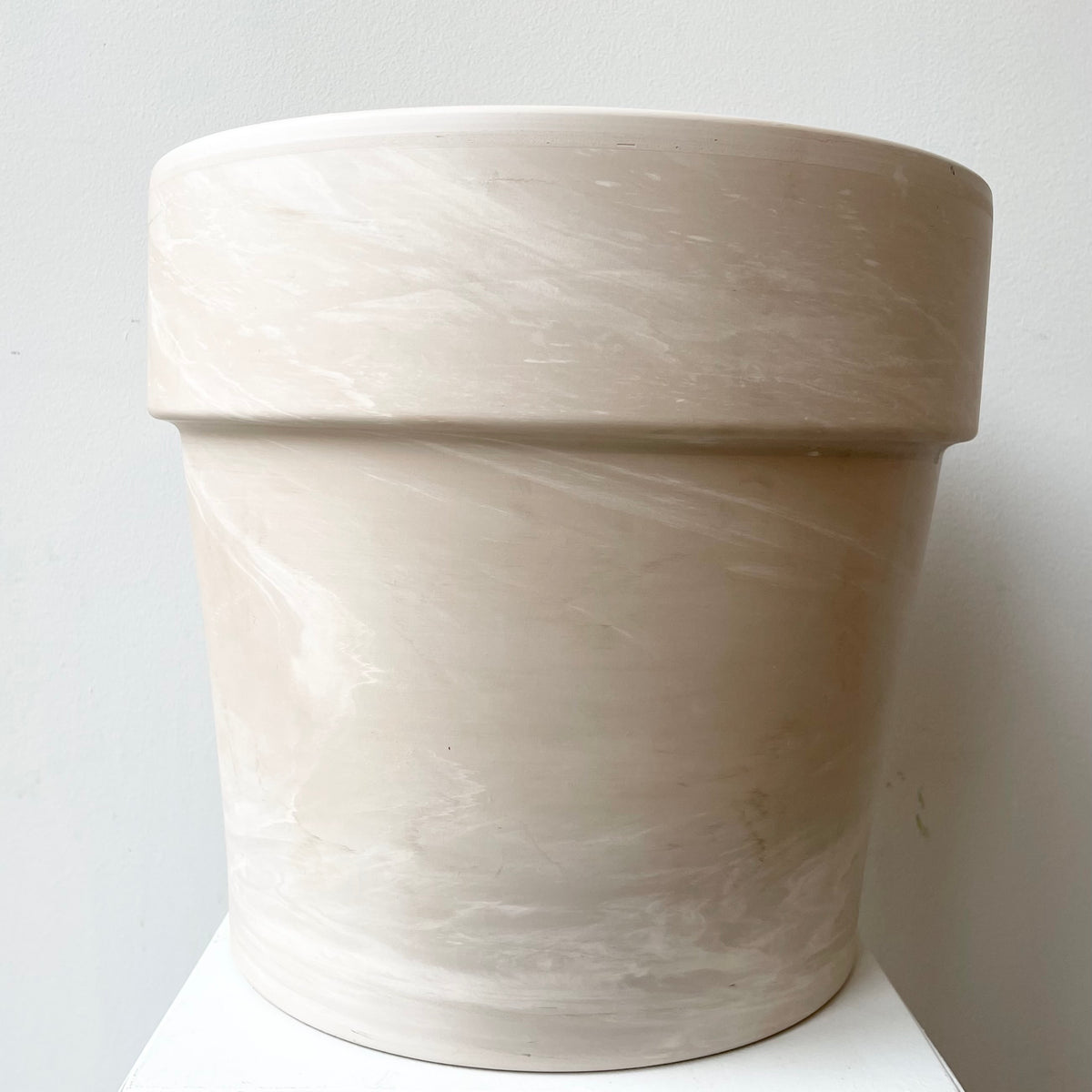12 in white plant pot Clay Pot Granite 12" at SRPOUT HOME
