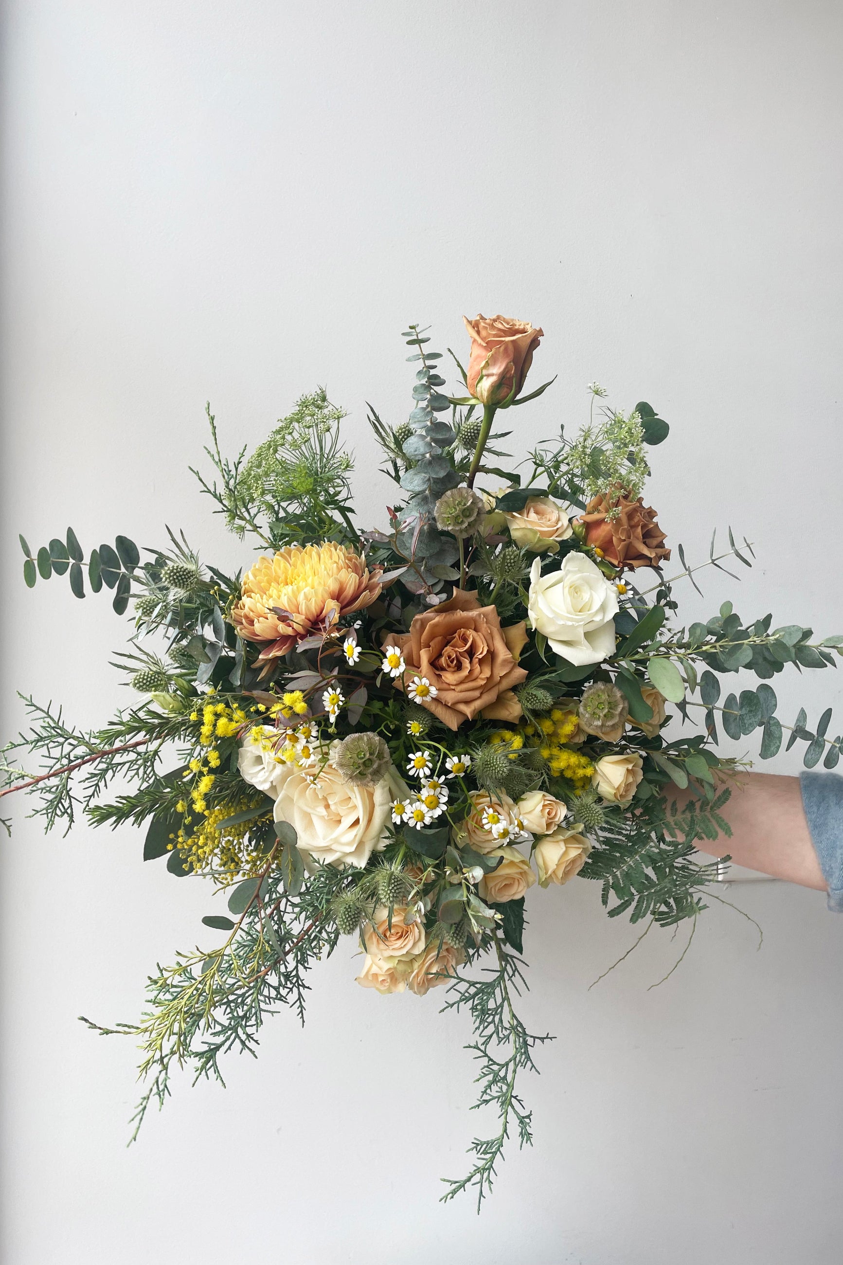 An example of fresh Floral Arrangement Champagne Toast with toffee roses Sprout Home Floral in Chicago ©Sprout Home   #size_$160 