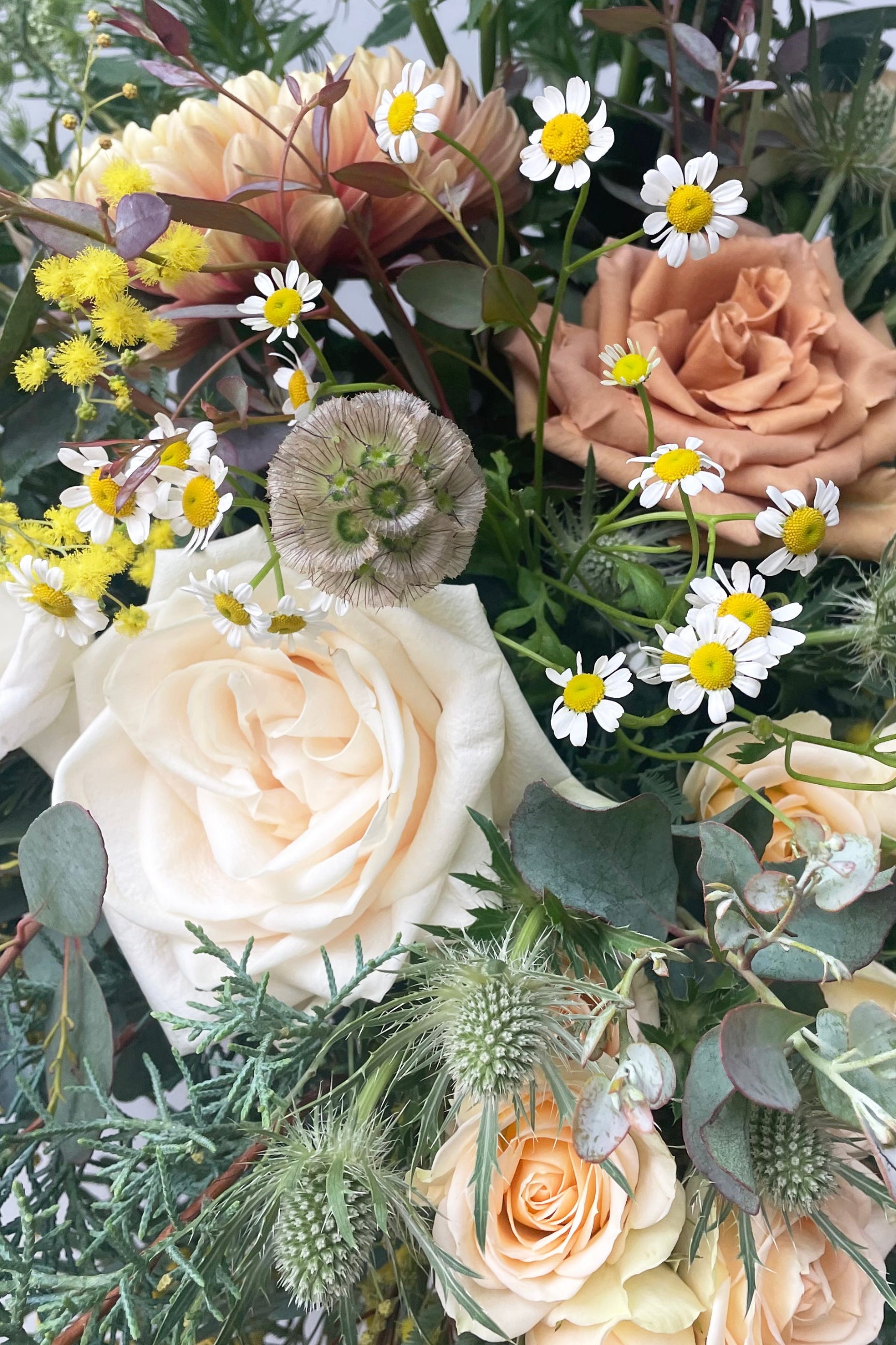 A detailed view of Floral Arrangement Champagne Toast color palette ©Sprout Home #size_PLP