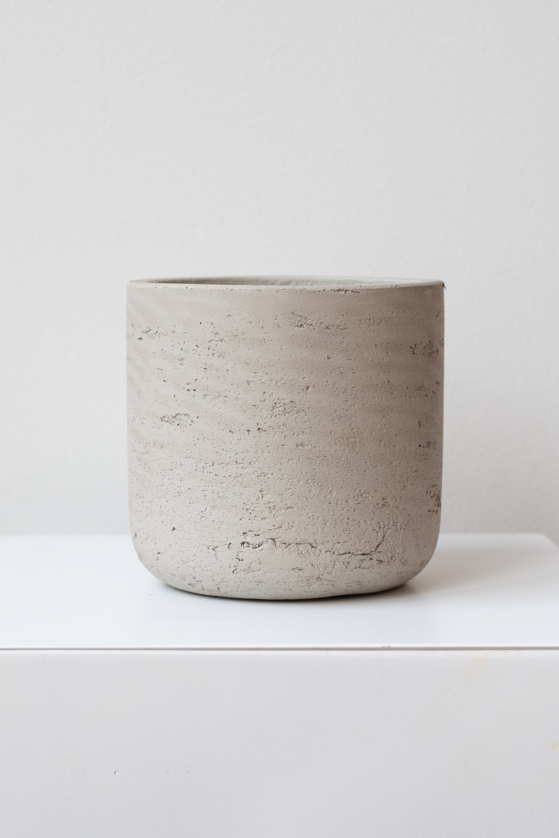Charlie pot grey washed x small in front of white background