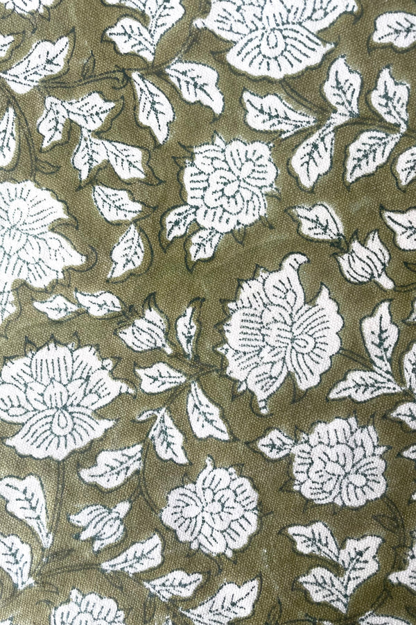 A detailed view of the Cotton Placemat Mint design 