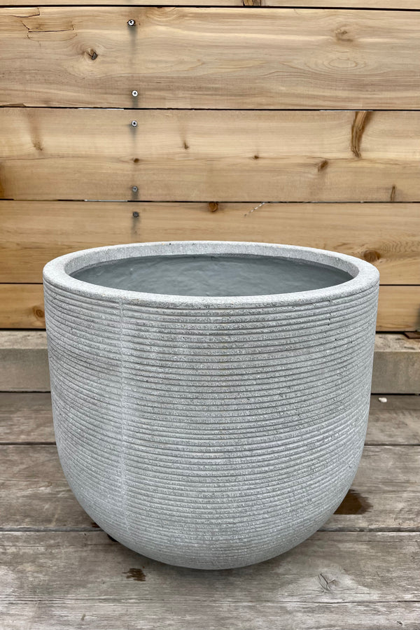 detail of Cody Pot horizontal ridged light grey large in sprout home yard