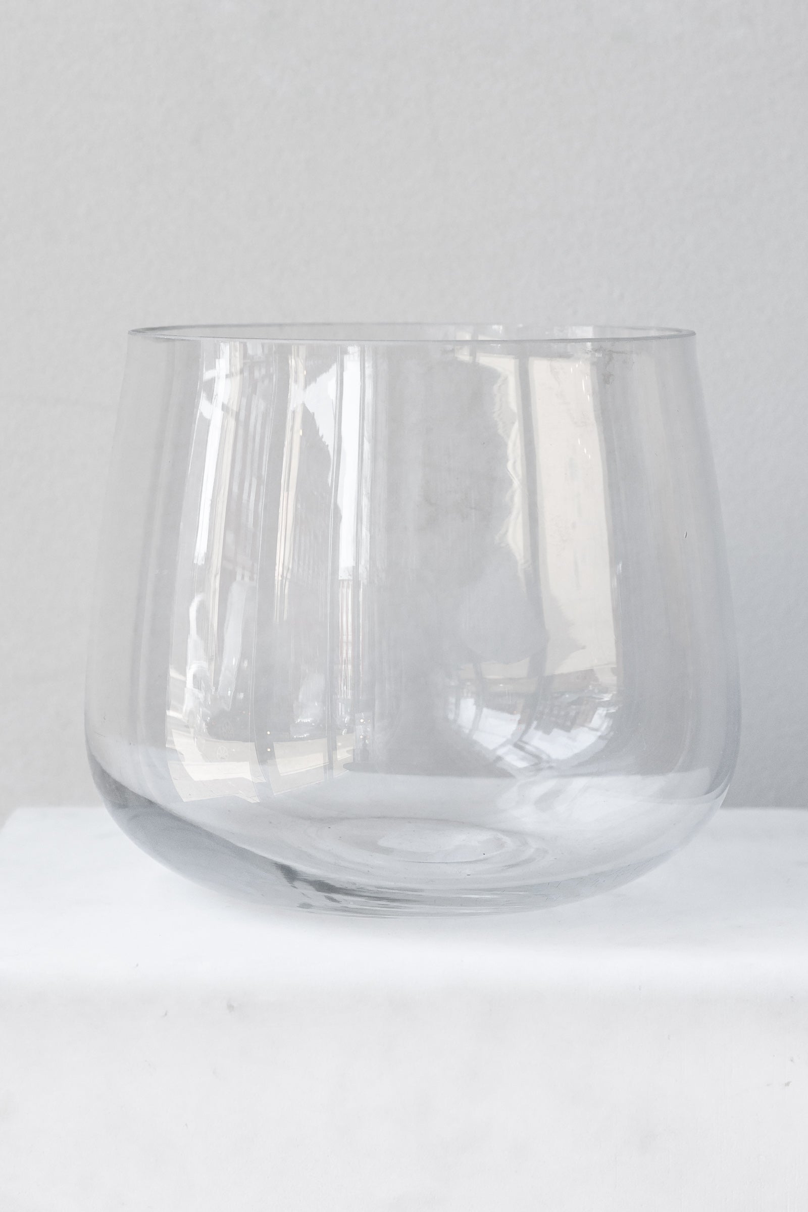 Reverse Taper Round Bottom Vase clear glass 6h x7w